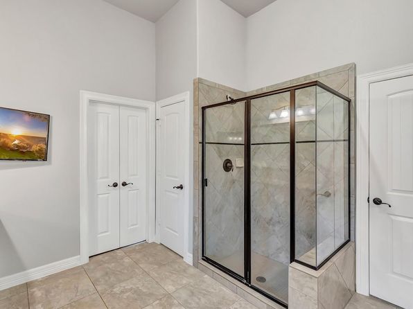 4006 Broadmoor Dr, Mont Belvieu, TX 77523