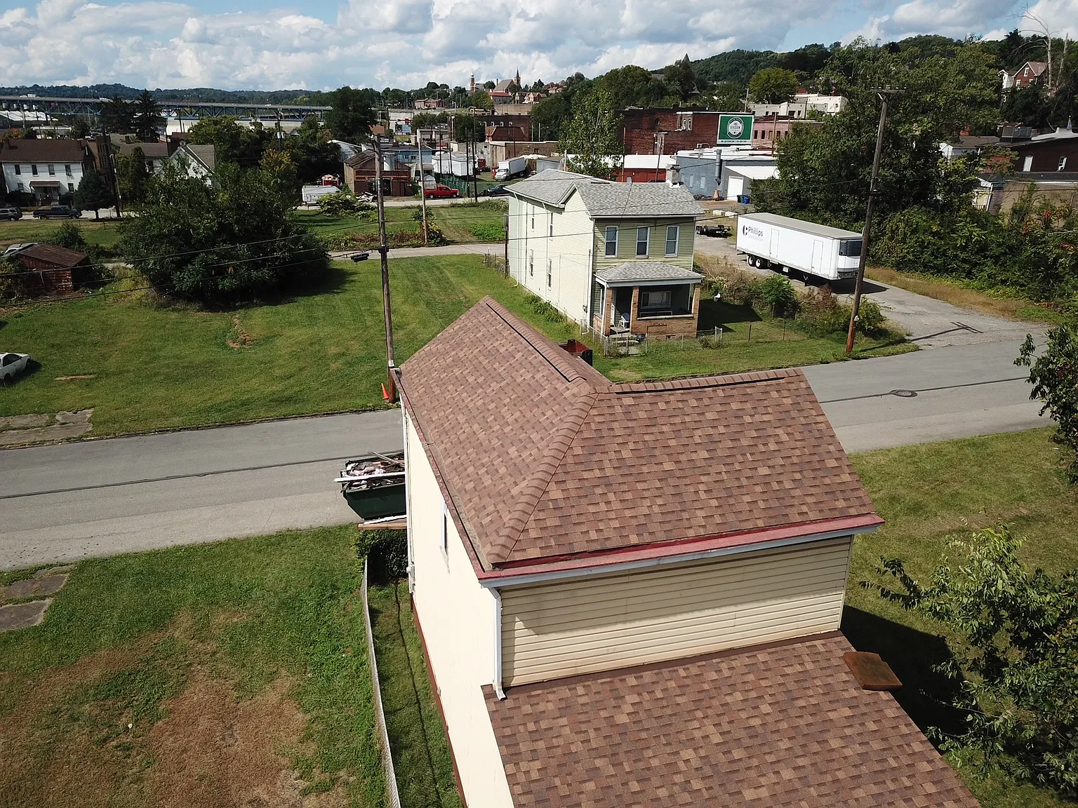 2 bed, 1.5 bath, 1200 sqft, $1,325 — Photo 2