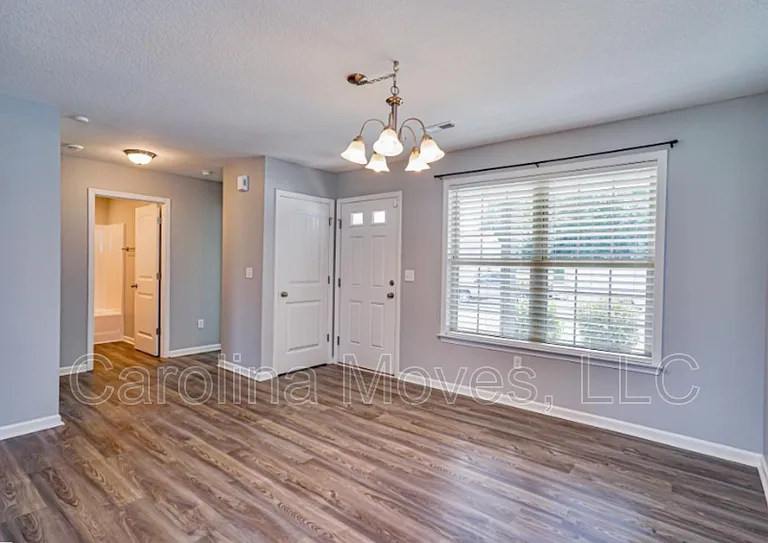 249 Lockeland Park Dr — Photo 3