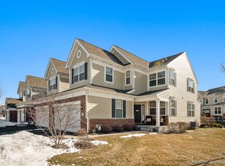 1194 Falcon Ridge Dr, Elgin, IL 60124