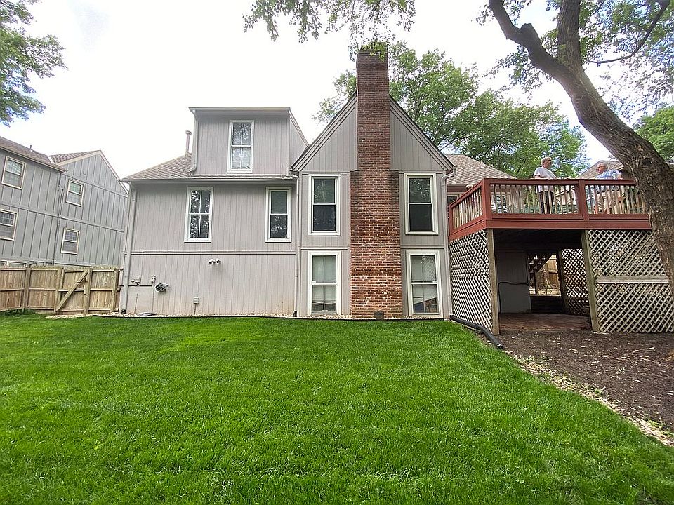2nd image of 8102 Parkhill Rd