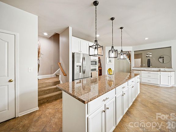 4th image of 5233 Firebrick Ln