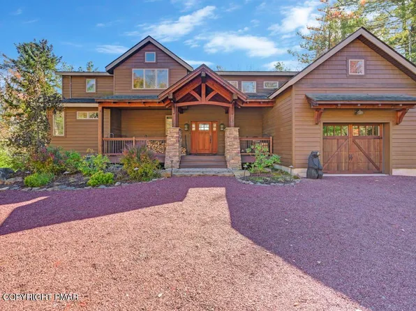 6180 Lakeview Dr, Pocono Pines, PA 18350