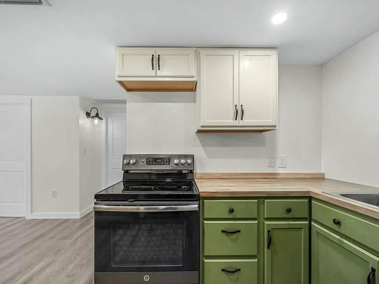 12 N Desoto Ave — Photo 27