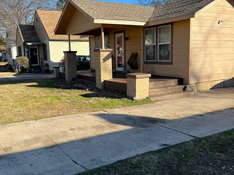 2909 Garland St — Photo 2