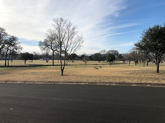 4th image of 301 Crestwood Dr