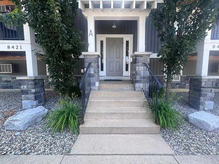 8421 Woodhaven Dr SW #1A — Photo 2