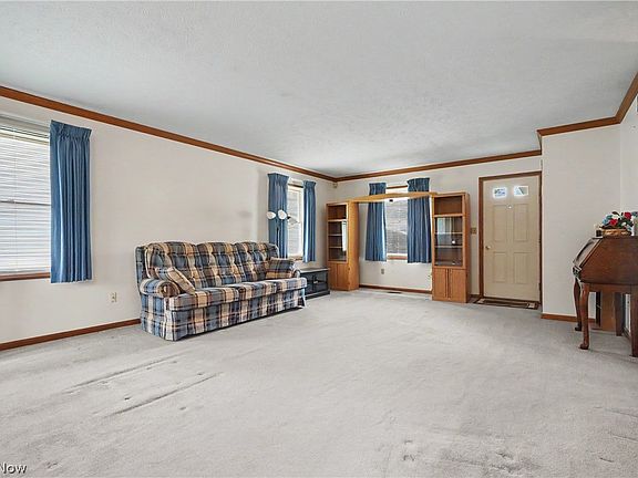 3rd image of 145 Michael Ln
