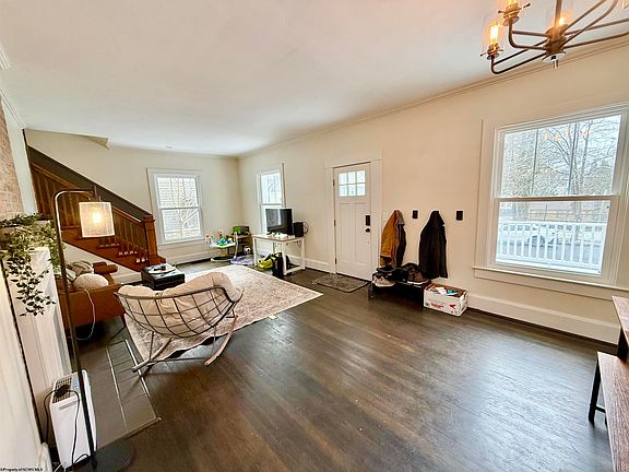 5th image of 718 Walnut Ave