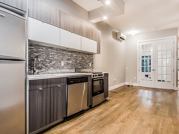 5th image of 1491 Gates Ave #1A