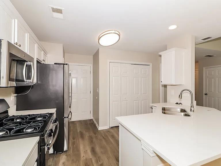 3242 Liberty Commons Dr NW — Photo 9