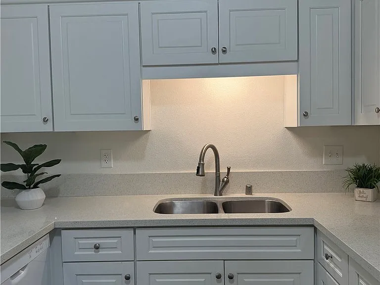 11286 San Mateo Dr — Photo 3