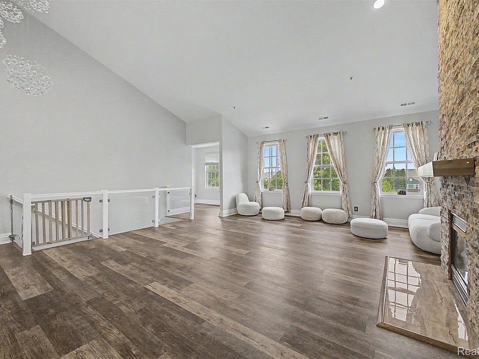 370 Roosevelt St, photo 8