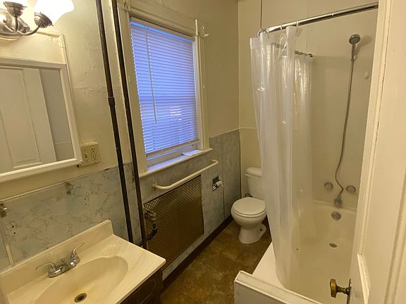2nd image of 512 E Front St #512
