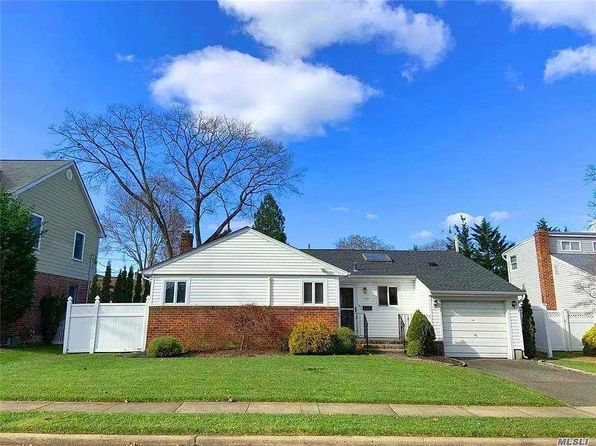 68 Willets Dr