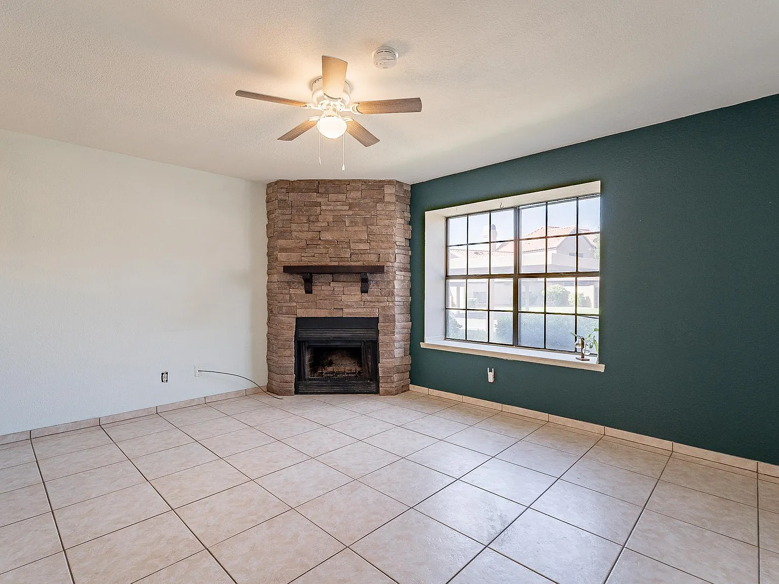 2 bed, 2.5 bath, 1046 sqft, $1,795 — Photo 4