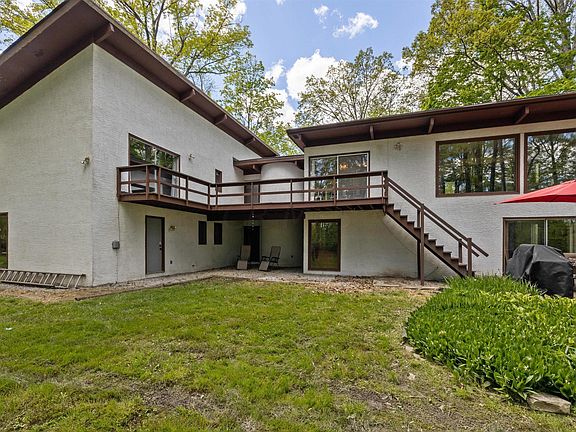 4th image of 2678 Tally Ho Dr