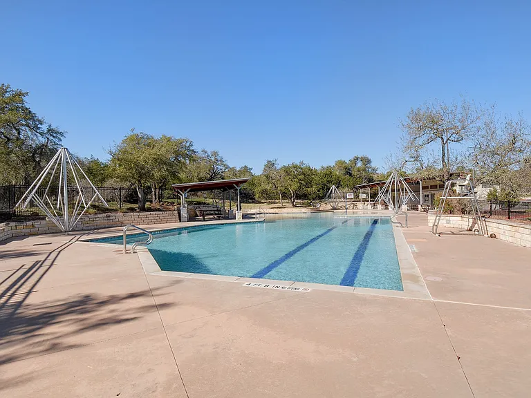 Nearby swiming pool in Circle C