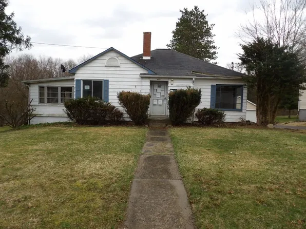 446 E Beaver St, Mercer, PA 16137