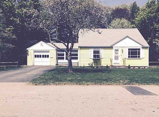 104 Long View Dr, Warwick, RI 02886