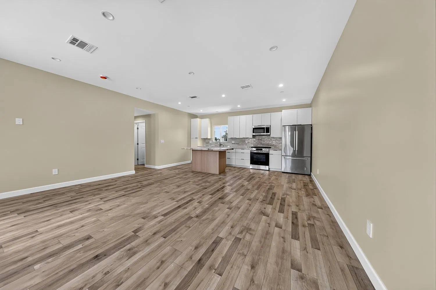 2 bed, 1148 sqft, $3,095 — Photo 3