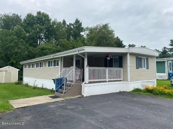 7 Seminole Dr, North Adams, MA 01247