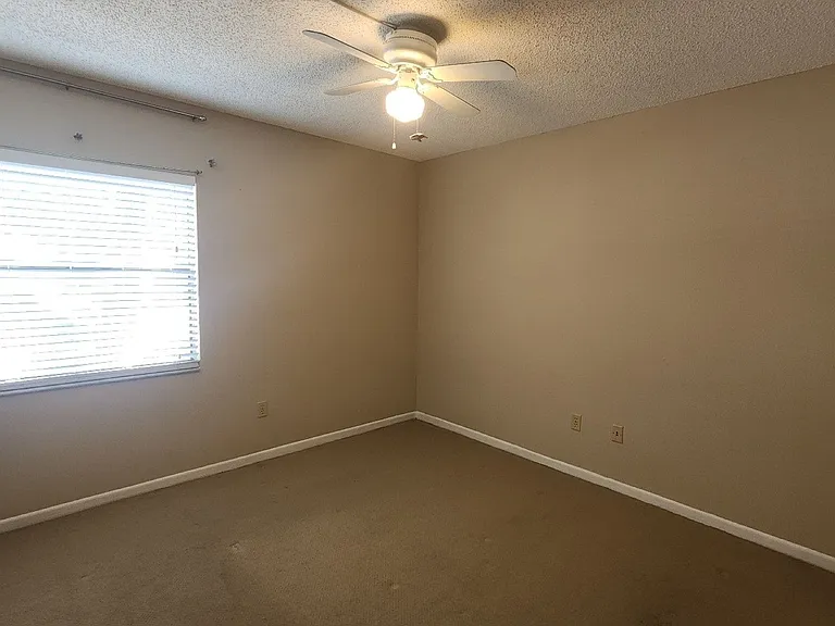 27 Veronese Ct — Photo 10