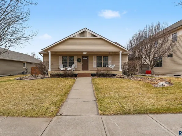 501 N Pasque Flower Trl, Brandon, SD 57005