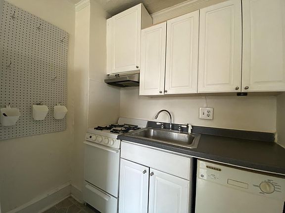 5th image of 325 S 11th St Floor 3