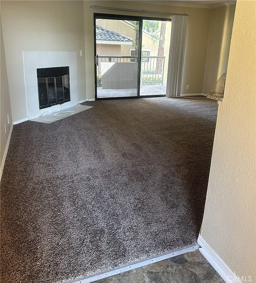 2 bed, 1008 sqft, $2,575 — Photo 2