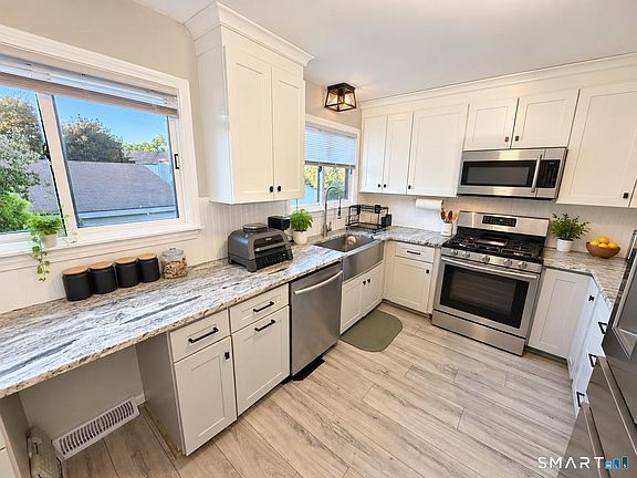 2nd image of 91 Riverview Rd #5D