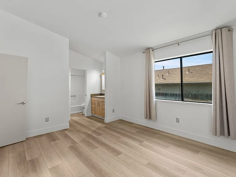 145 Summerset Dr — Photo 13