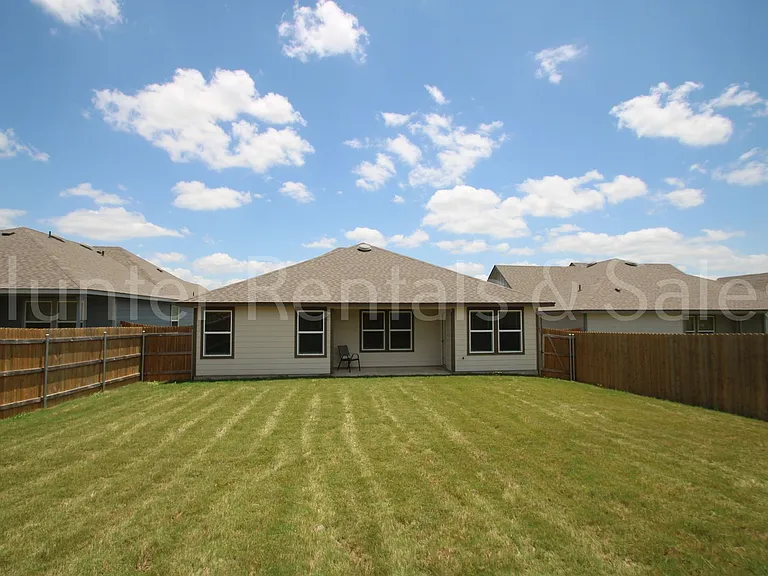 7007 Gilbert Dr — Photo 26