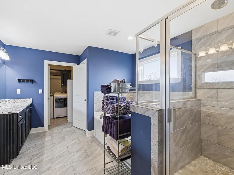 5353 Keating Dr — Photo 19
