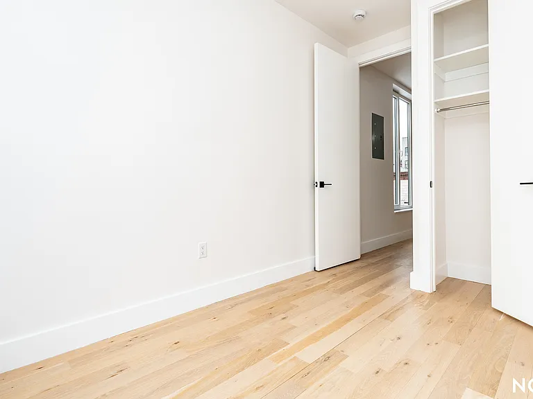 96 Moore St #2B — Photo 4