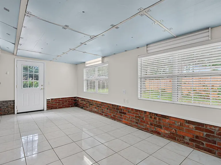 9954 Larkdale Ct — Photo 28