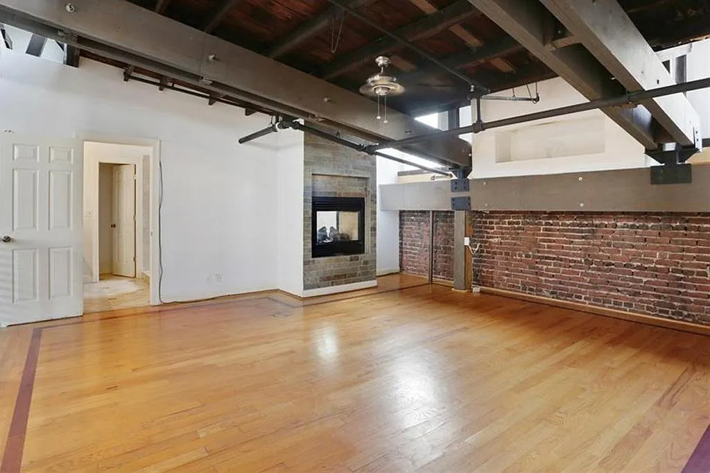 320 Peters St SW — Photo 4