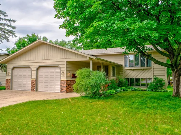 613 7th St N, Hudson, WI 54016