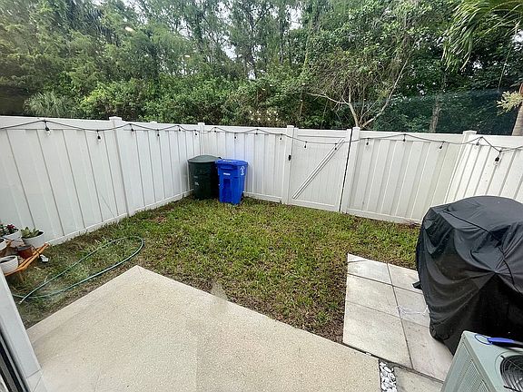 3rd image of 3630 Pine Oak Cir APT 106