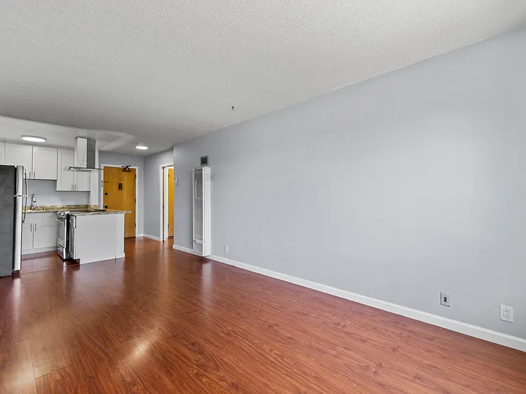 280 Howland St #303 — Photo 4