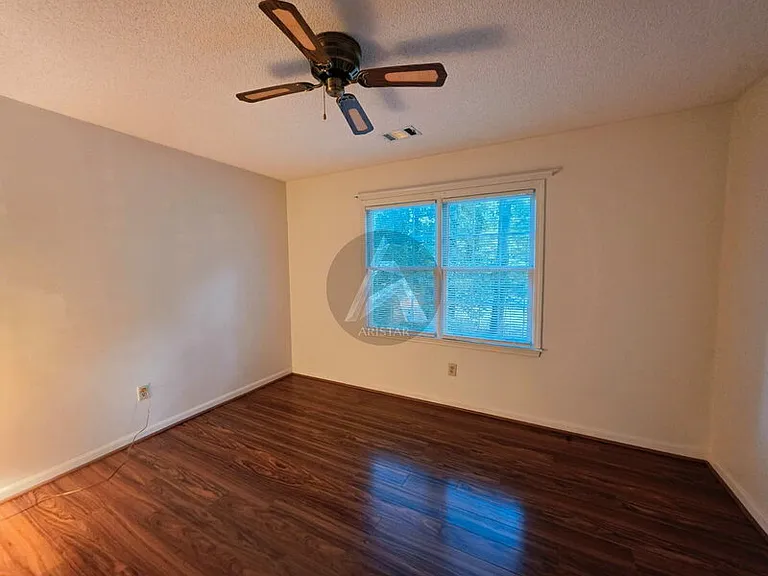 3718 Memorial Pkwy NW — Photo 17