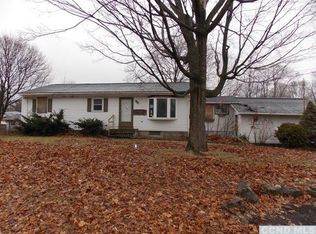 22 Richard Ln, Niverville, NY 12130