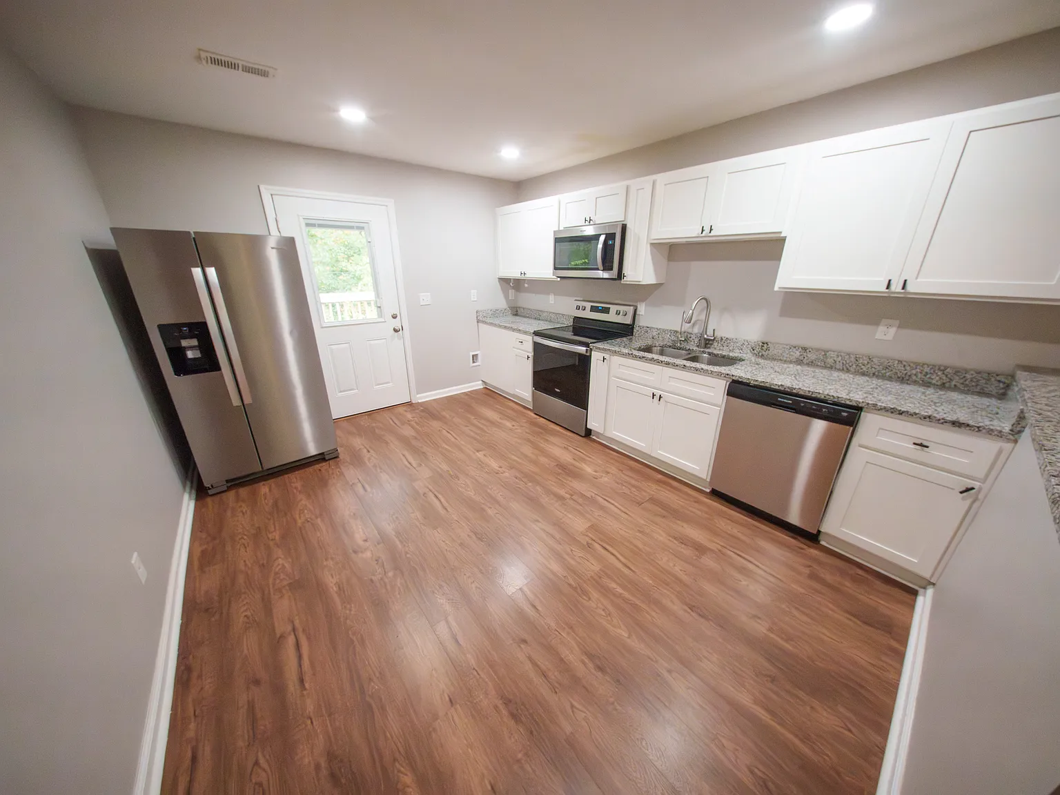 4 bed, 1680 sqft, $2,200 — Photo 2