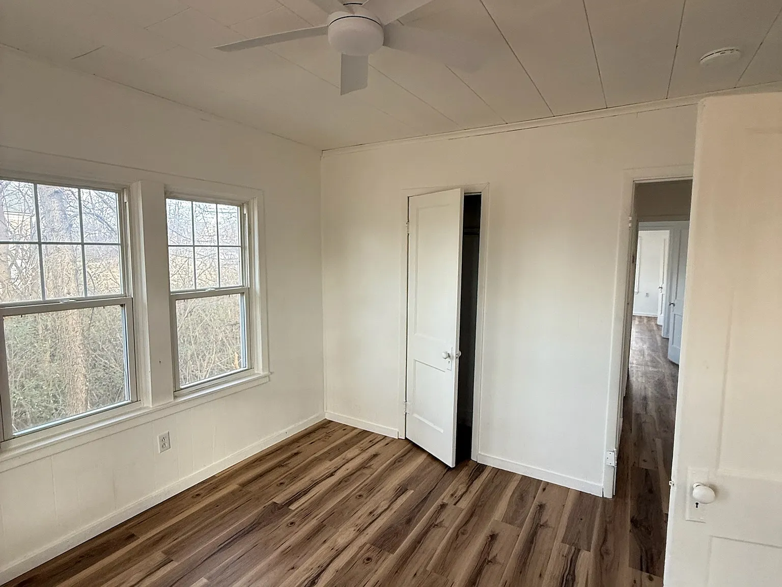 1521 N Park Ave — Photo 3