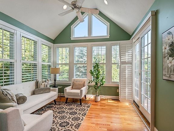 5th image of 1 Carriage Hill Cir #1
