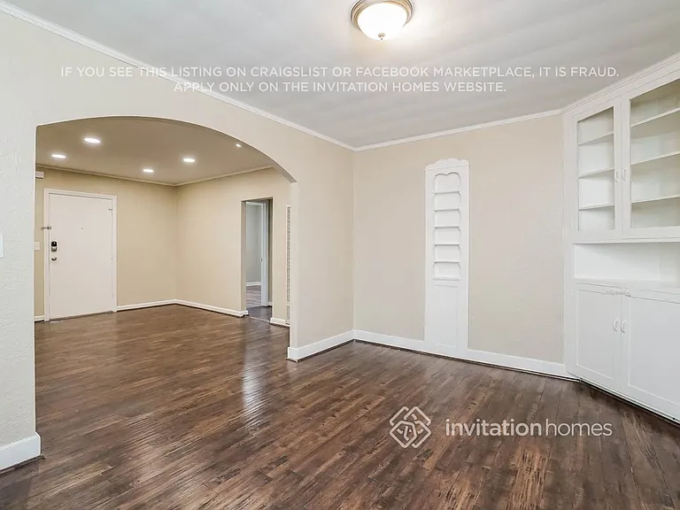 10018 Silverton Ave — Photo 6