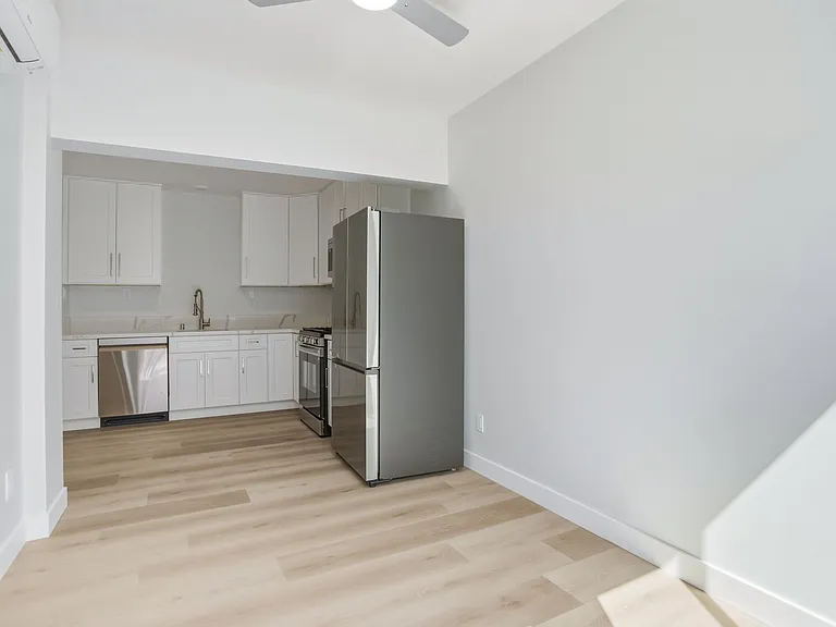 501 N. Ditmar — Photo 17