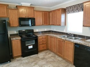 12048 Nicki Ln, Chardon, OH 44024