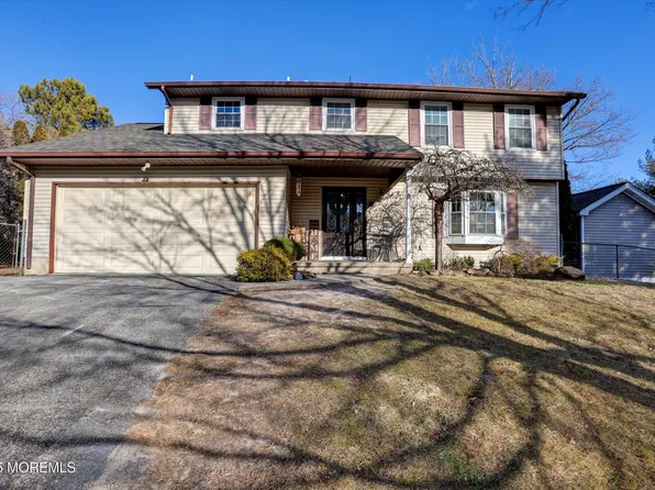 4 Wisconsin Drive, Jackson, NJ 08527