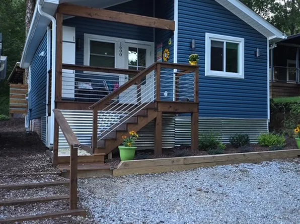 1600 Georgia Ave, Hendersonville, NC 28739